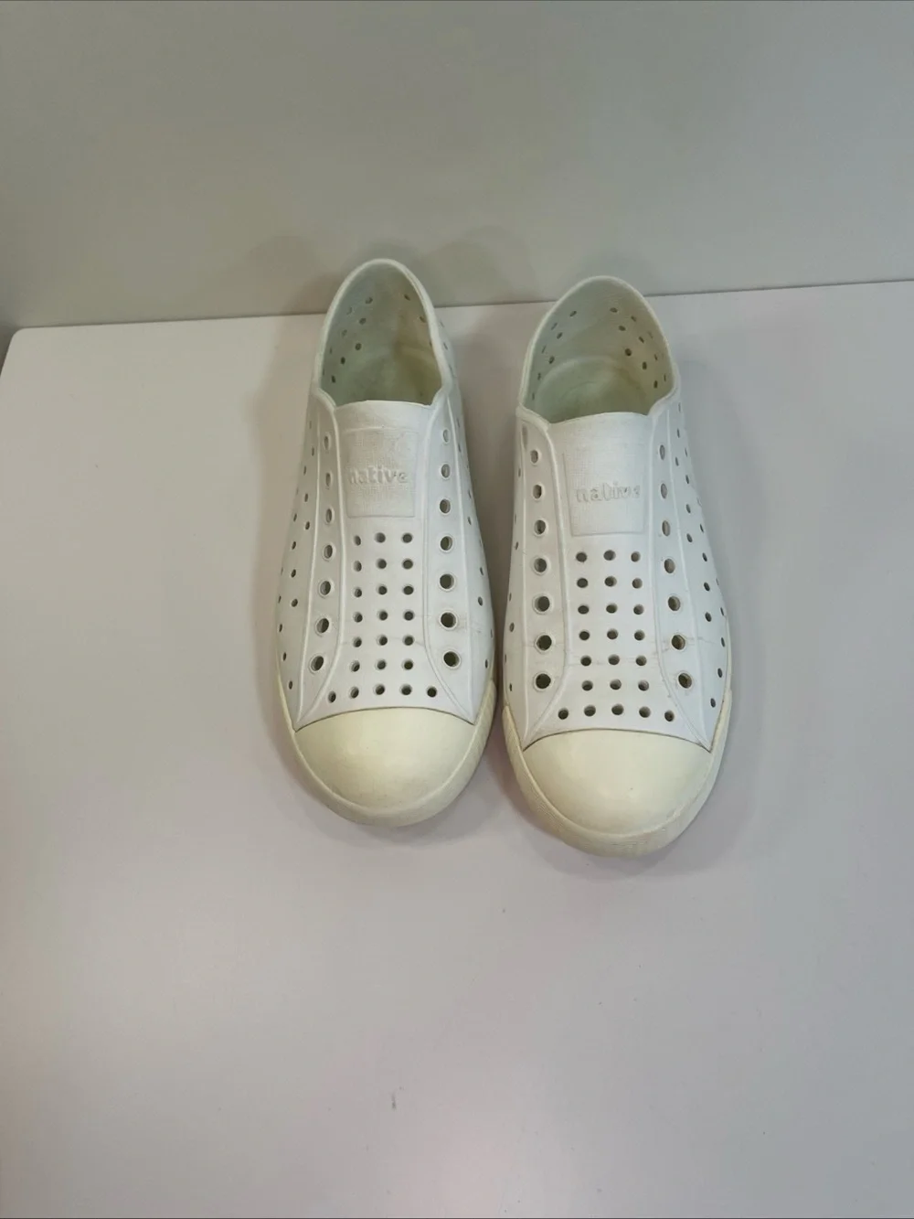 Native Kids Girls' Jefferson White Slip-On Shoes, Size J3 Water Shoe Slip On